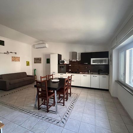Deluxe House Of Loto'S Apartment Fiumicino Exterior photo